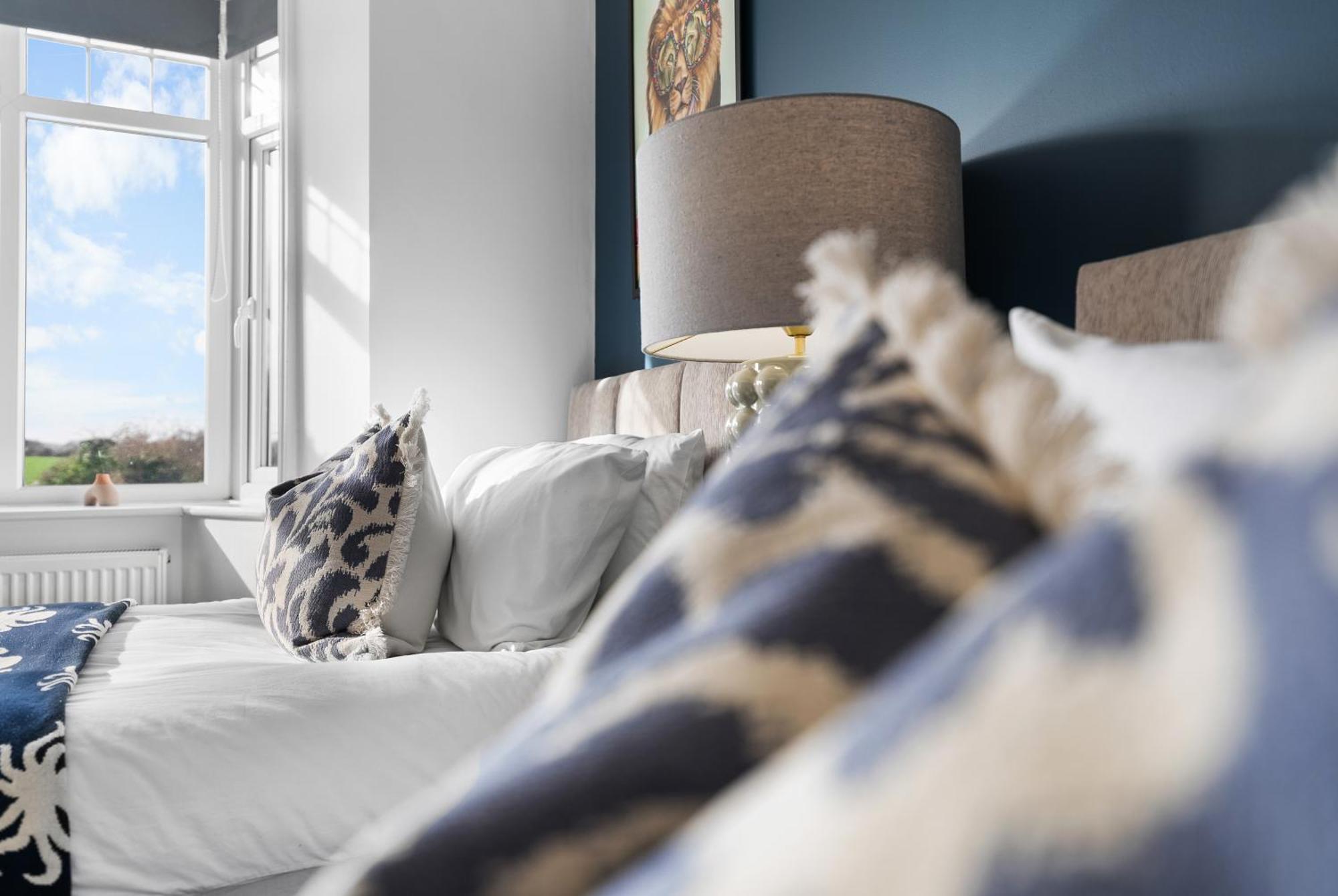Long Term And Summer Special Offer! 5-Bedroom Spacious, Stunning Design, Sociable Areas & Cosy House Near South Downs Park, Sleeps 11 With Games Room, Private Parking And Garden- By Blue Puffin Stays Waterlooville Exterior foto