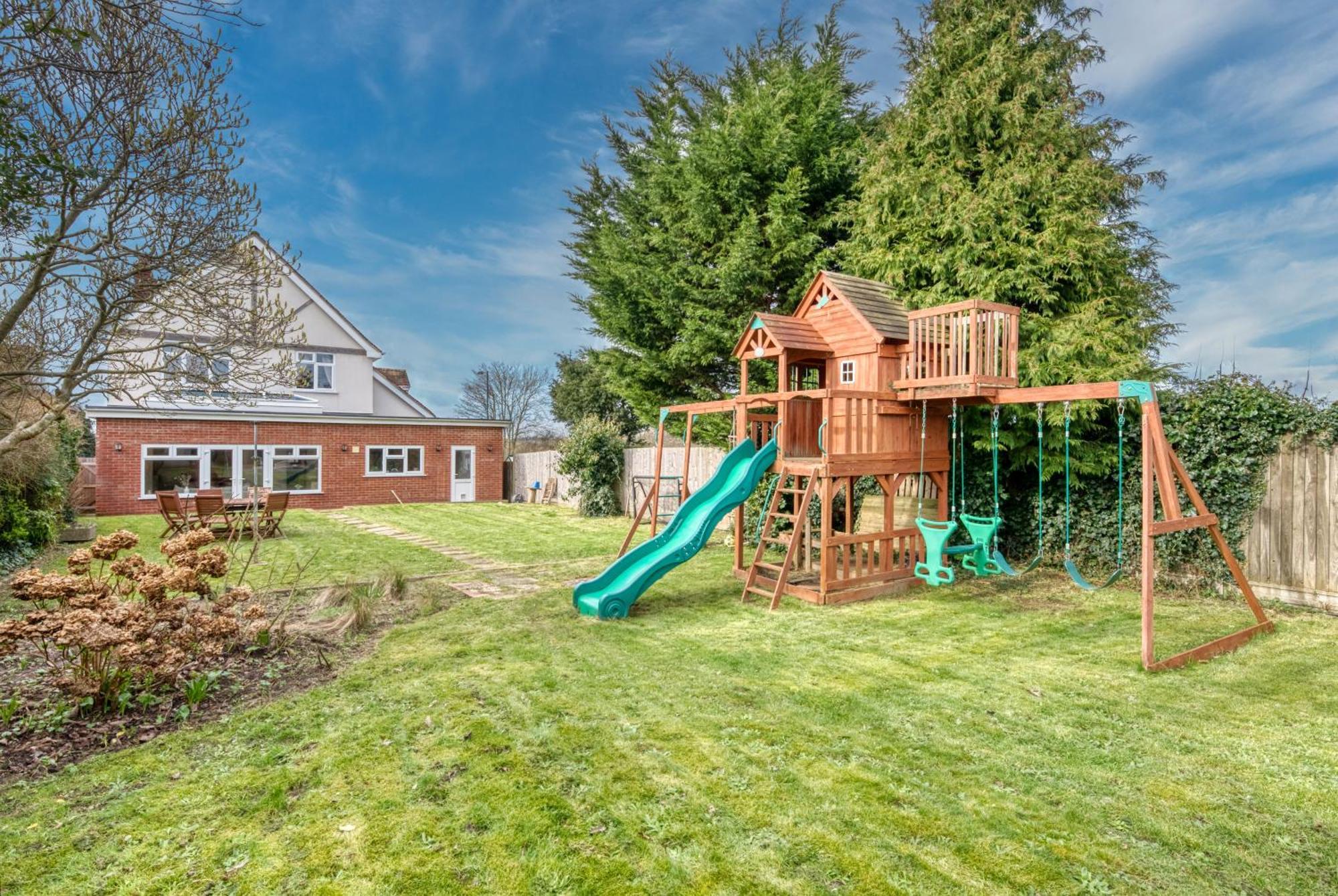 Long Term And Summer Special Offer! 5-Bedroom Spacious, Stunning Design, Sociable Areas & Cosy House Near South Downs Park, Sleeps 11 With Games Room, Private Parking And Garden- By Blue Puffin Stays Waterlooville Exterior foto