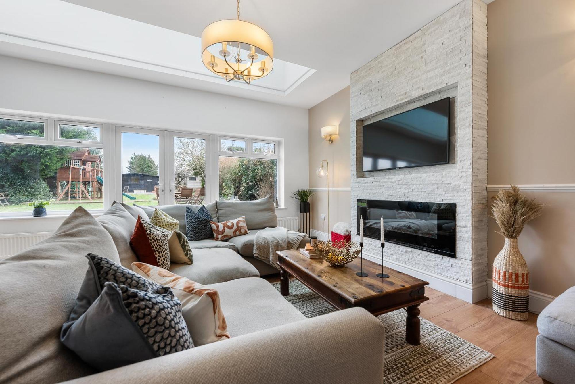 Long Term And Summer Special Offer! 5-Bedroom Spacious, Stunning Design, Sociable Areas & Cosy House Near South Downs Park, Sleeps 11 With Games Room, Private Parking And Garden- By Blue Puffin Stays Waterlooville Exterior foto