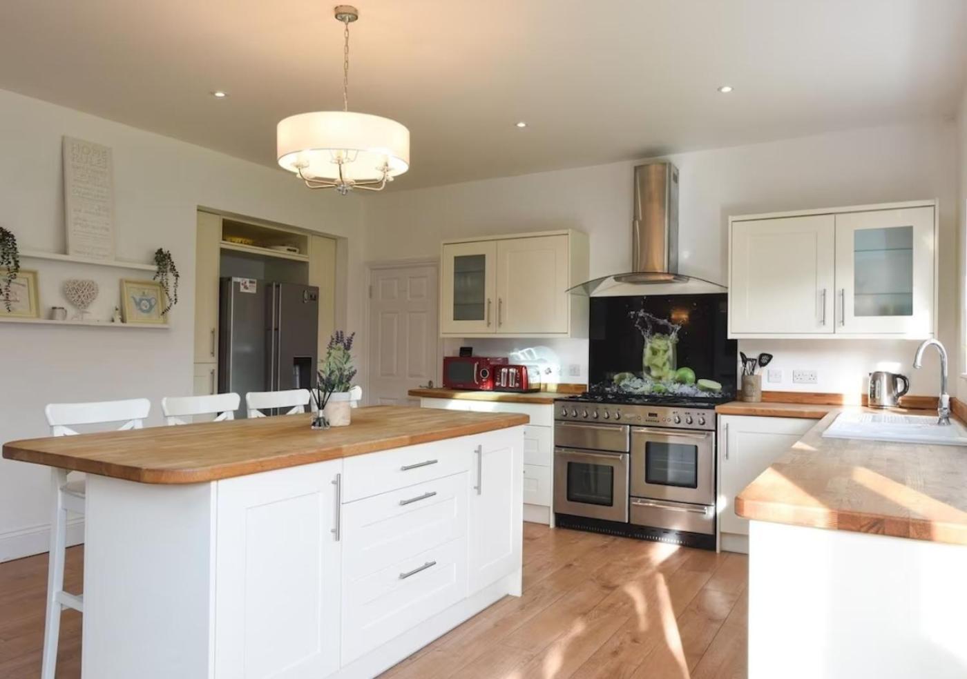 Long Term And Summer Special Offer! 5-Bedroom Spacious, Stunning Design, Sociable Areas & Cosy House Near South Downs Park, Sleeps 11 With Games Room, Private Parking And Garden- By Blue Puffin Stays Waterlooville Exterior foto